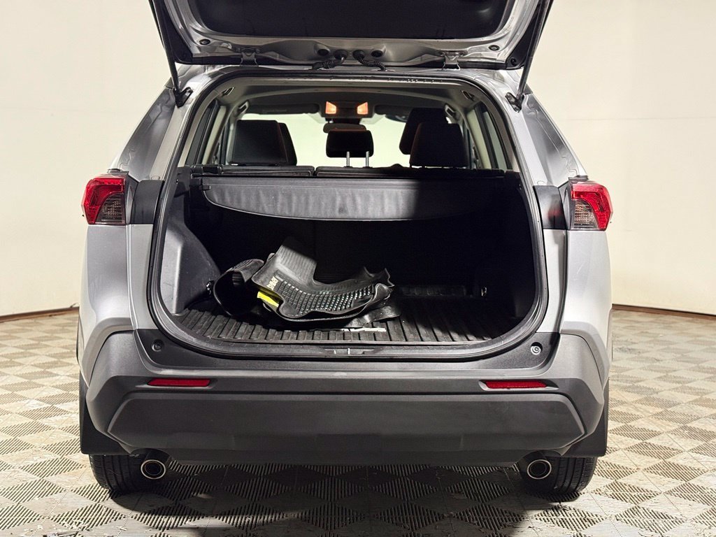 Used 2019 Toyota RAV4 LE w/ All Weather Liner Package AWD/4WD image 6
