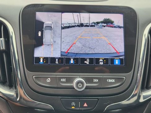 Used 2022 Chevrolet Equinox RS w/ RS Leather Package FWD image 17
