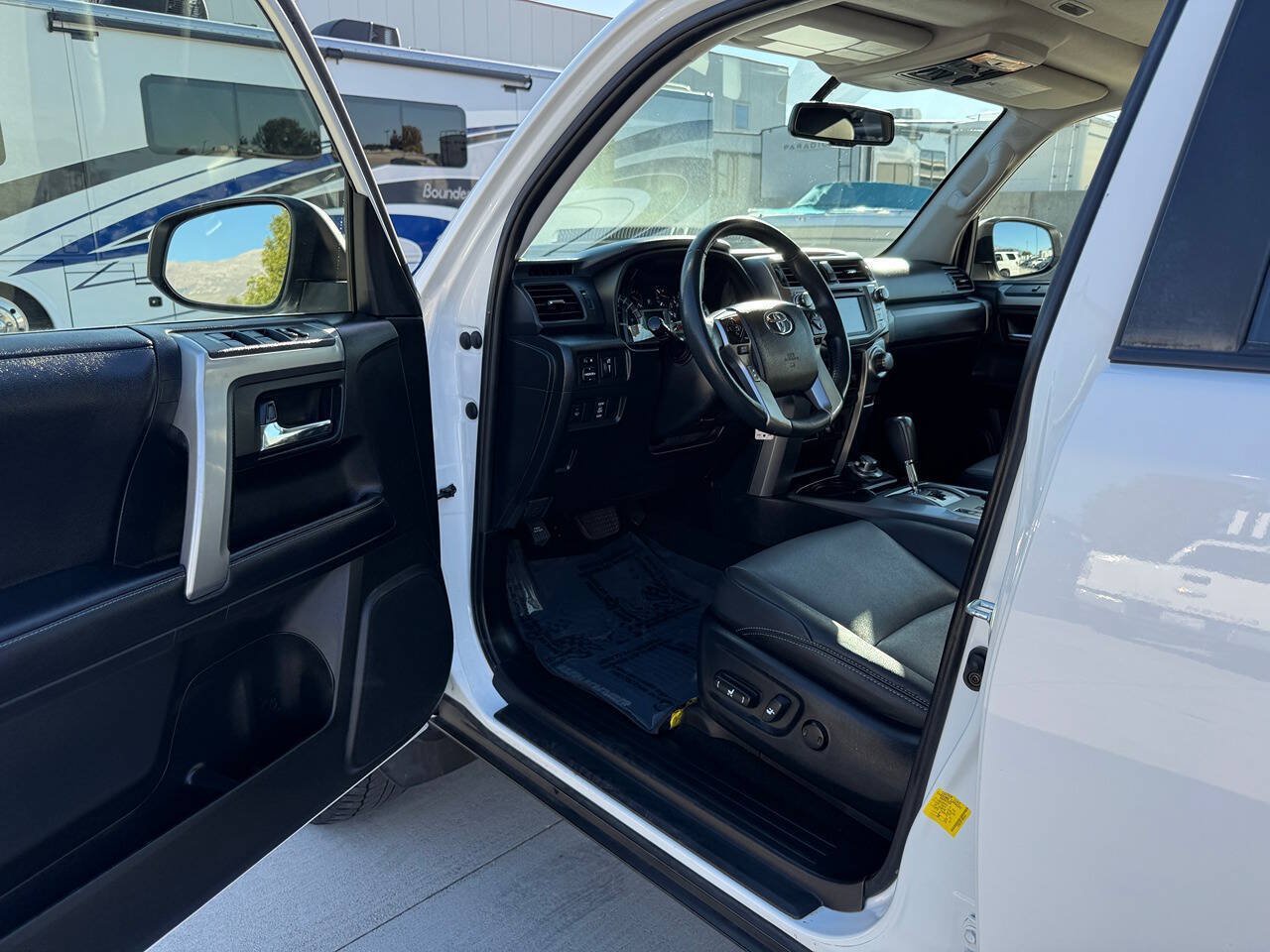 Used 2019 Toyota 4Runner SR5 Premium AWD/4WD image 12