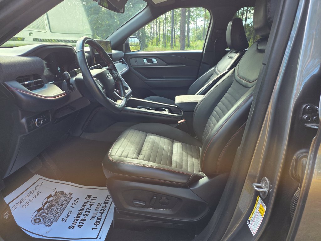 Used 2025 Ford Explorer ST-Line w/ Premium Package RWD image 13