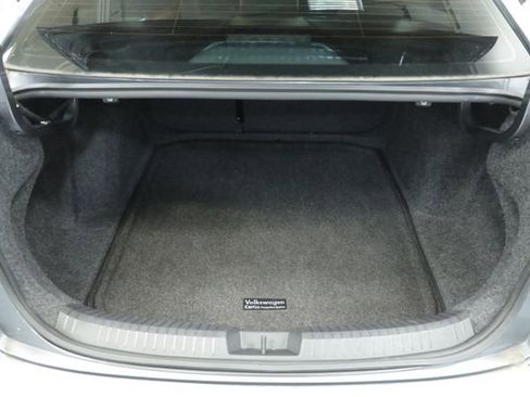 Used 2023 Volkswagen Jetta SE FWD image 32