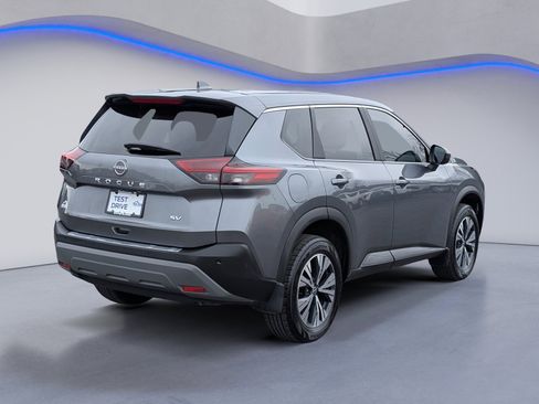 Used 2023 Nissan Rogue SV image 9