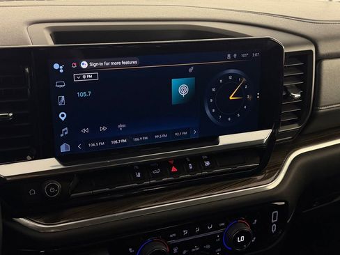 Used 2025 Chevrolet Silverado 2500 LT w/ Convenience Package image 18