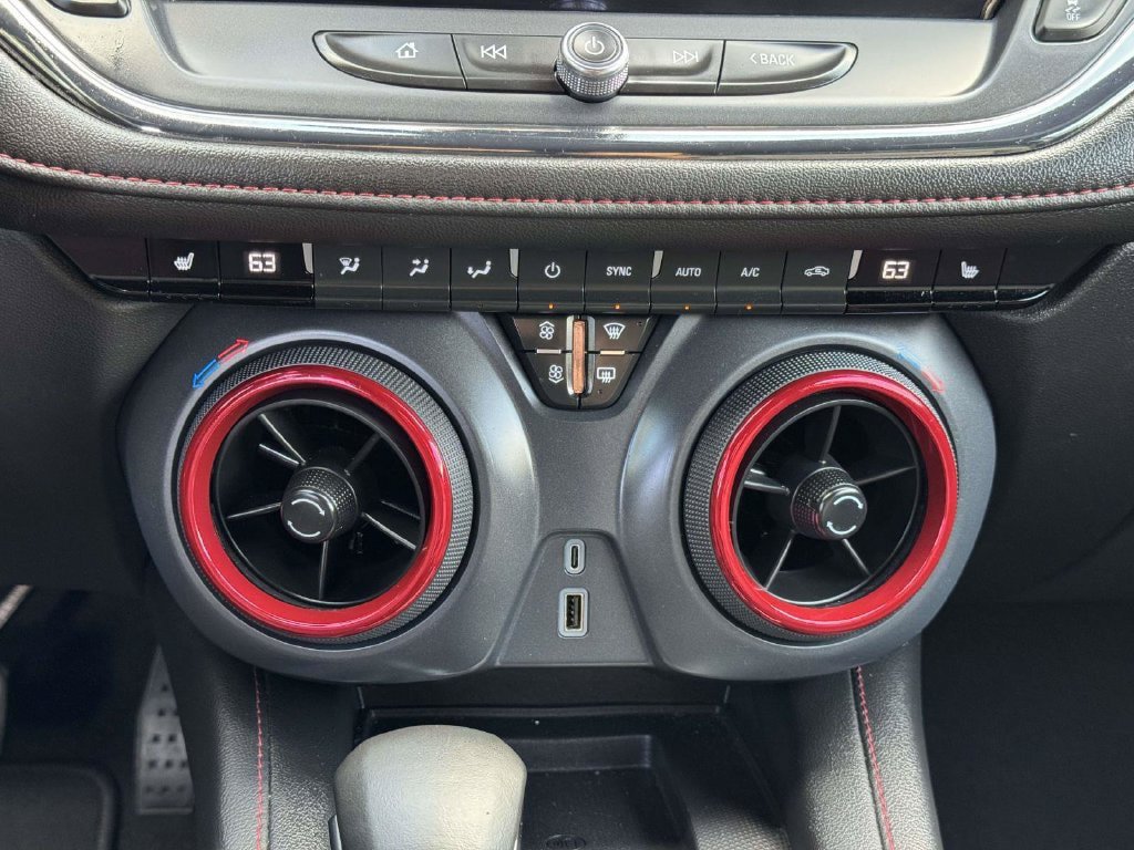 Used 2025 Chevrolet Blazer RS FWD image 6