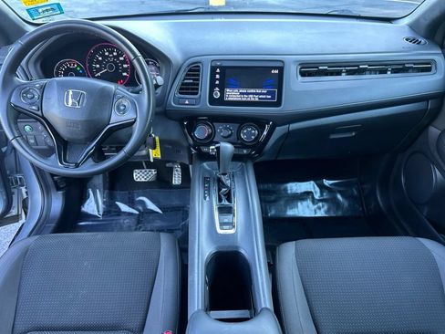 Used 2019 Honda HR-V Sport image 10