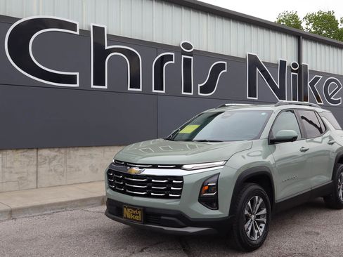 Used 2025 Chevrolet Equinox LT w/ Convenience Package II FWD image 1
