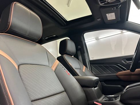 Used 2023 GMC Canyon AT4 w/ AT4 Premium Package image 30