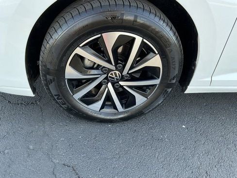 Used 2025 Volkswagen Jetta S image 9