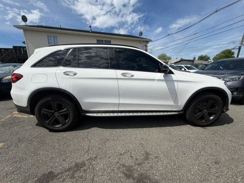 Used 2017 Mercedes-Benz GLC 300 4MATIC image 3