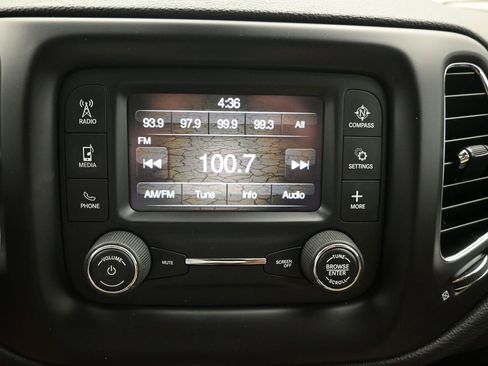 Used 2018 Jeep Compass Sport AWD/4WD image 11