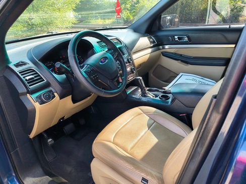 Used 2016 Ford Explorer FWD image 3