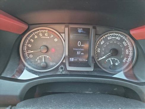 Used 2018 Toyota Tacoma TRD Off-Road AWD/4WD image 11