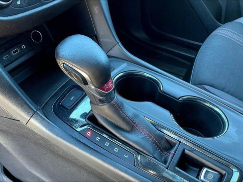 Used 2022 Chevrolet Equinox RS w/ Infotainment Package image 15