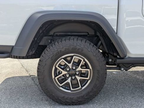 Used 2024 Jeep Gladiator Rubicon w/ Steel Bumper Group AWD/4WD image 10