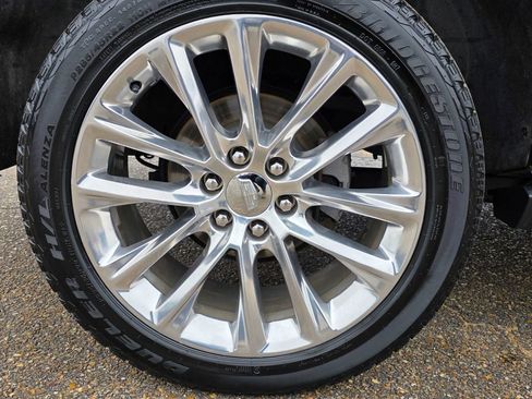 Used 2019 Cadillac Escalade Premium Luxury image 33