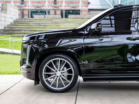 Used 2026 Cadillac Escalade Sport w/ Touring Package AWD/4WD image 15
