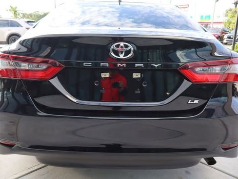 Used 2022 Toyota Camry LE FWD image 5