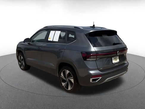 Used 2026 Volkswagen Taos SE AWD/4WD image 10