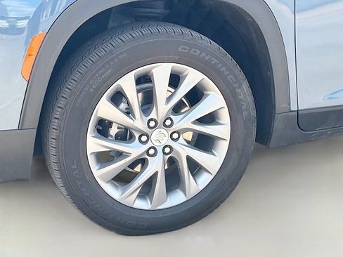 Used 2025 Buick Enclave Preferred FWD image 33