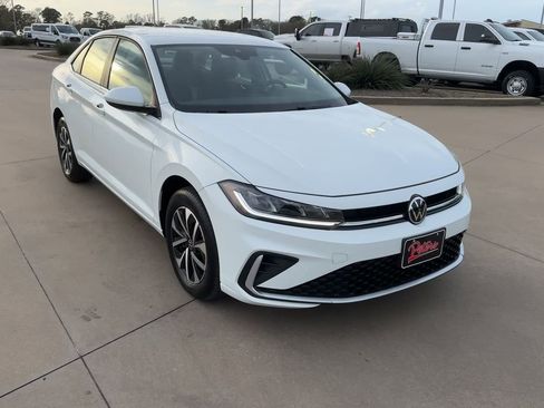 Used 2025 Volkswagen Jetta S image 3