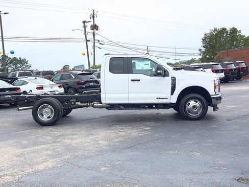 New 2026 Ford F350 XL w/ XL Chrome Package AWD/4WD image 7
