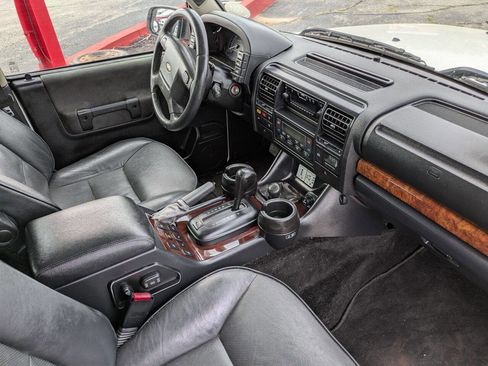 Used 2004 Land Rover Discovery HSE image 8