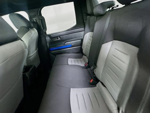 Used 2025 Toyota Tacoma TRD Off-Road image 27