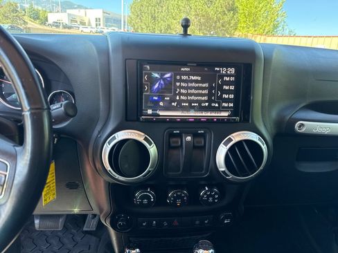 Used 2017 Jeep Wrangler Sahara w/ Dual Top Group AWD/4WD image 17
