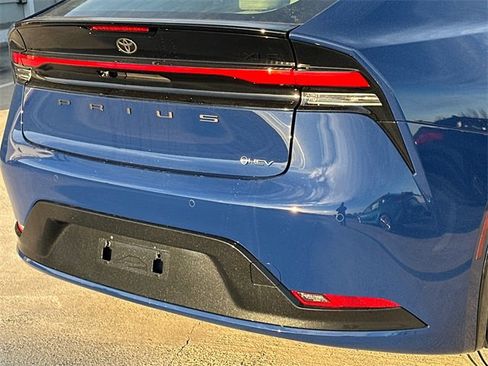 New 2026 Toyota Prius XLE image 5