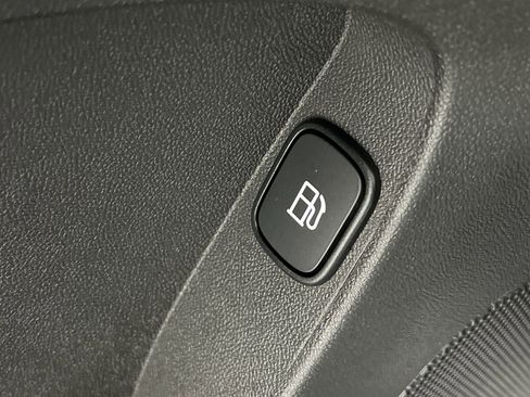 Used 2017 Chevrolet Volt Premier w/ Driver Confidence II Package image 32