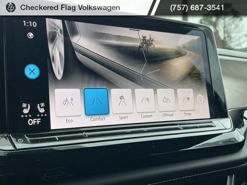 Used 2024 Volkswagen Atlas SE image 39