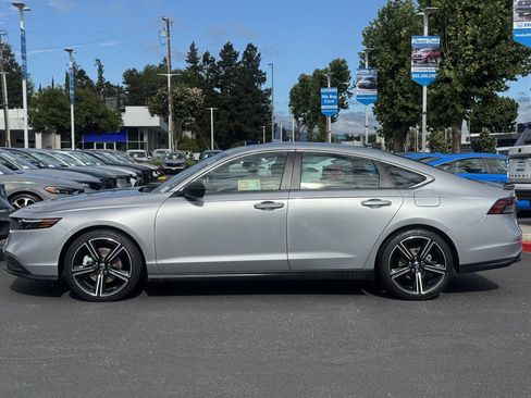 Used 2024 Honda Accord Sport image 2