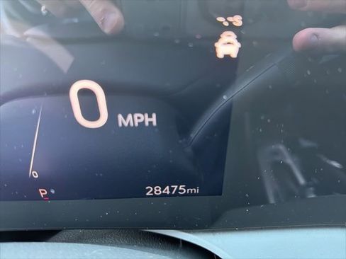 Used 2024 Buick Envista Sport Touring w/ Convenience I Package image 2