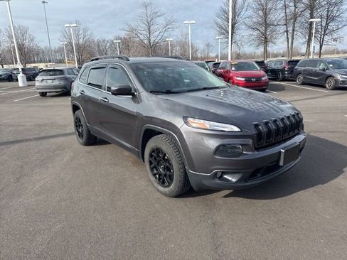 Used 2015 Jeep Cherokee Latitude image 6