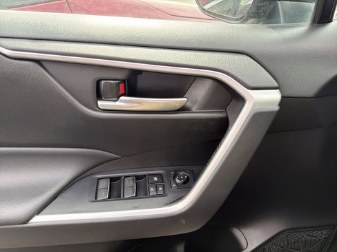 Used 2022 Toyota RAV4 XLE w/ Convenience Package image 15