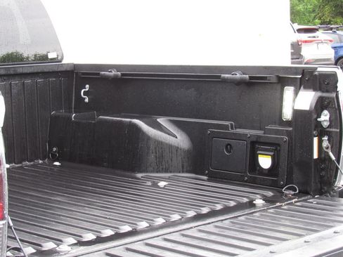 Certified 2023 Toyota Tacoma TRD Off-Road w/ Black Out Package (TMS) AWD/4WD image 10