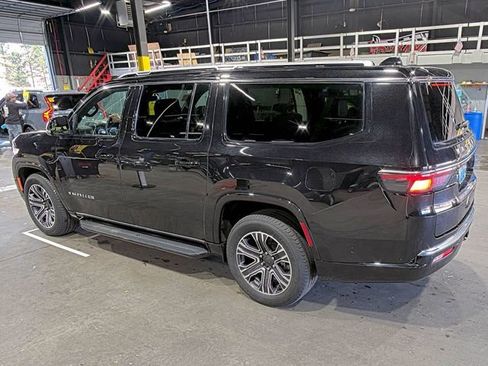 Used 2024 Jeep Wagoneer L Series II image 6