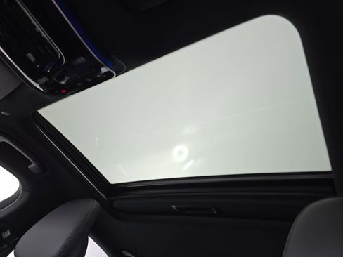 Used 2025 Mercedes-Benz C 300 Sedan image 29