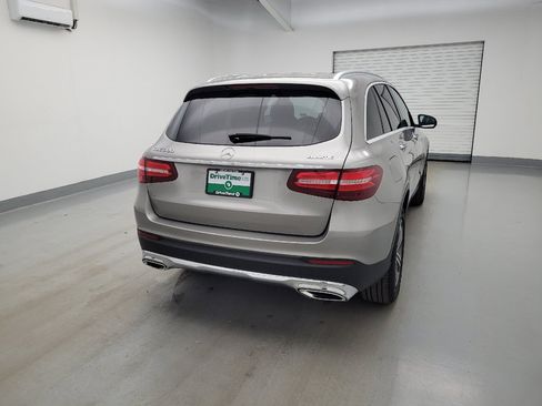Used 2019 Mercedes-Benz GLC 300 4MATIC image 7