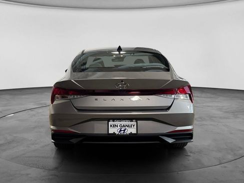 Used 2023 Hyundai Elantra SEL w/ Convenience Package FWD image 6