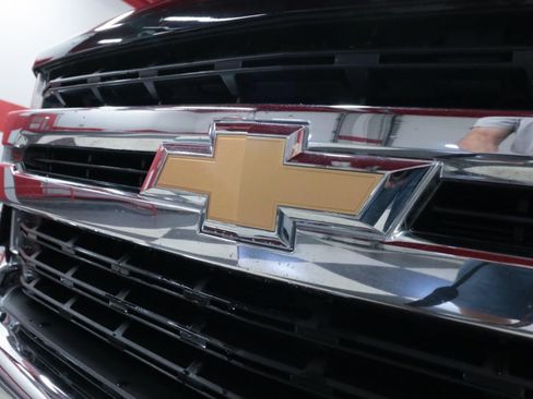 Used 2022 Chevrolet Silverado 1500 LT AWD/4WD image 34