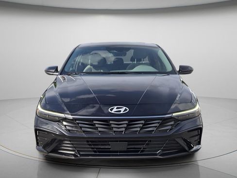 Certified 2025 Hyundai Elantra SEL FWD image 5