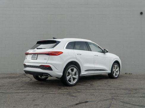 Used 2025 Audi Q5 Premium Plus w/ Premium Plus AWD/4WD image 7