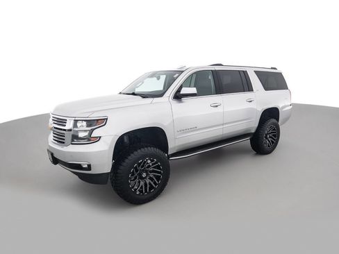 Used 2016 Chevrolet Suburban LTZ image 9