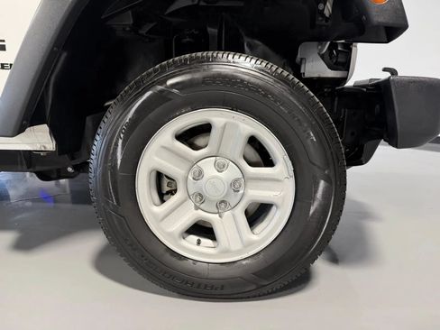 Used 2012 Jeep Wrangler Sport AWD/4WD image 9