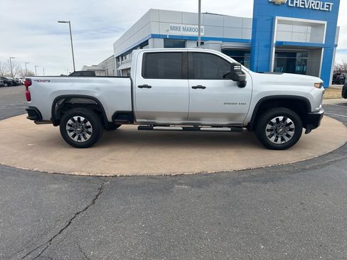 Used 2022 Chevrolet Silverado 2500 Custom w/ Custom Convenience Package AWD/4WD image 32