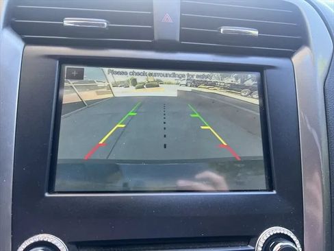 Used 2017 Ford Fusion SE w/ Fusion SE Technology Package FWD image 29