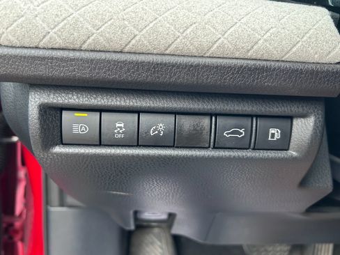 Used 2025 Toyota Camry XLE FWD image 22