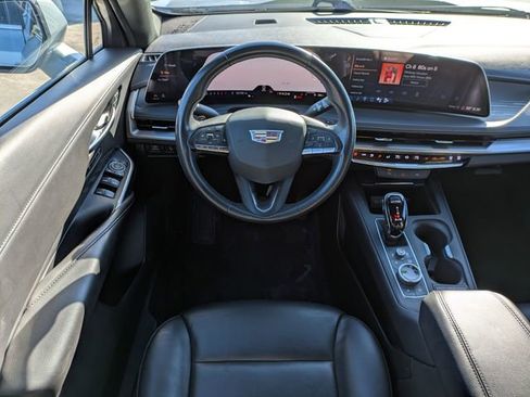 Used 2024 Cadillac XT4 Premium Luxury image 18