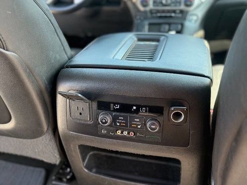 Used 2016 GMC Yukon XL SLT w/ Open Road Package image 25